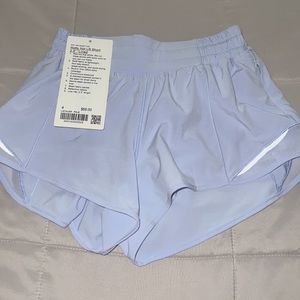 Lululemon Hotty hot LR short 2.5”*lined, Size 4